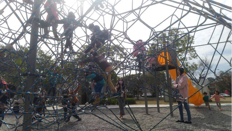繩索公園深得小朋友的心
