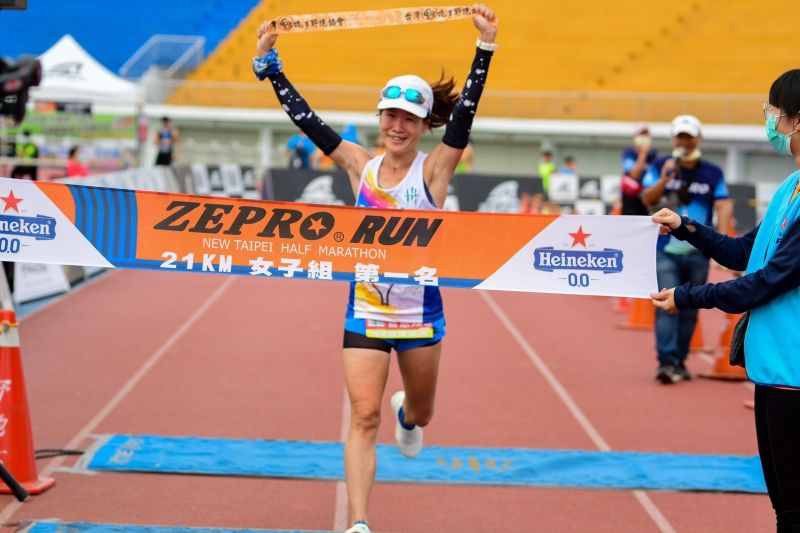 21公里女子組由曾意如以1”38”32拿下第一名寶座 圖片來源:ZEPRO RUN 21公里女子組由曾意如以1”38”32拿下第一名寶座 圖片來源:ZEPRO RUN