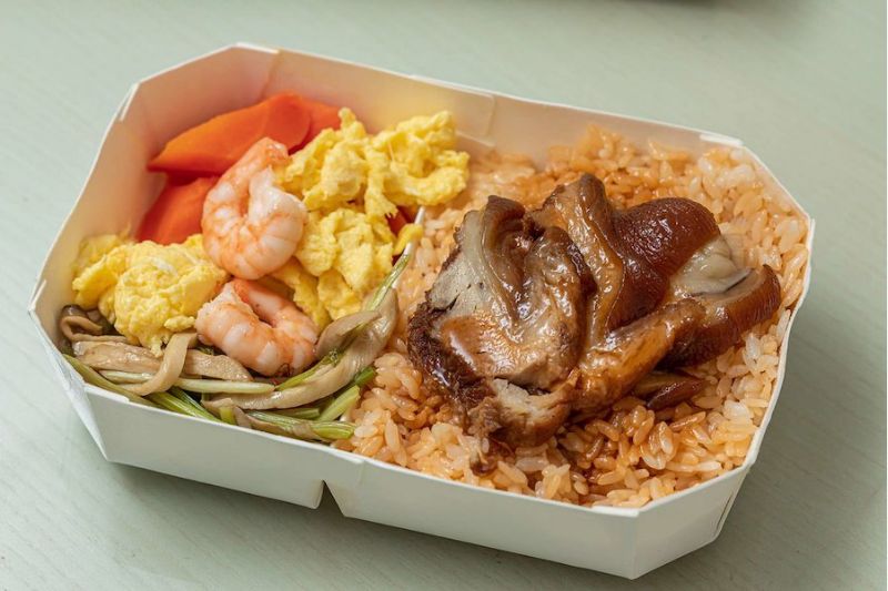 台北福華大飯店推出多款外帶餐盒,售價150元起 圖片來源:痞客邦部落格「熊喵大口吃垮全世界」提供 台北福華大飯店推出多款外帶餐盒,售價150元起 圖片來源:痞客邦部落格「熊喵大口吃垮全世界」提供