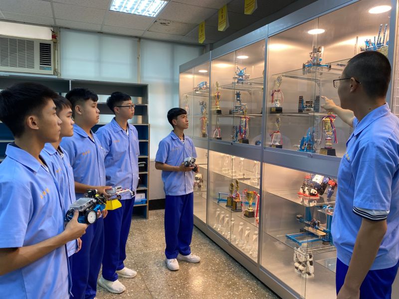 創意發明的搖籃 高英工商資訊科國際獲獎無數 圖片來源:記者 創意發明的搖籃 高英工商資訊科國際獲獎無數 圖片來源:記者