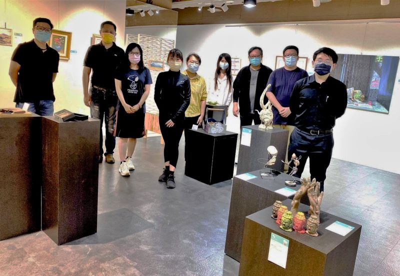 正修文創所藝常創作九人聯展  圖片來源：記者