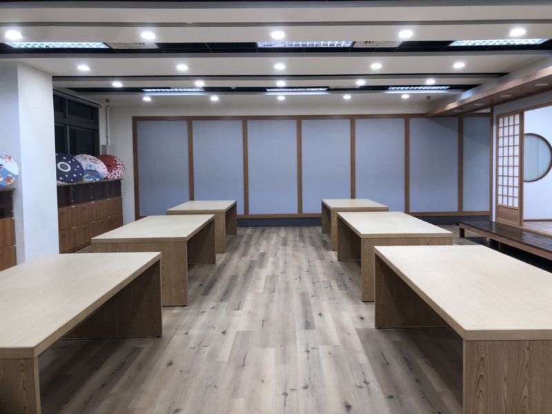 教學圖書區的座位陳設  圖片來源：玄奘大學