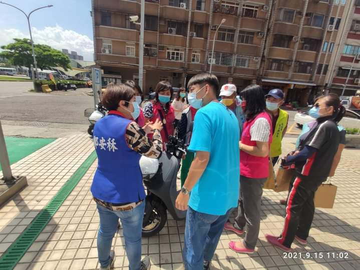 鄭安秝議員和多位里長 鄭安秝議員和多位里長