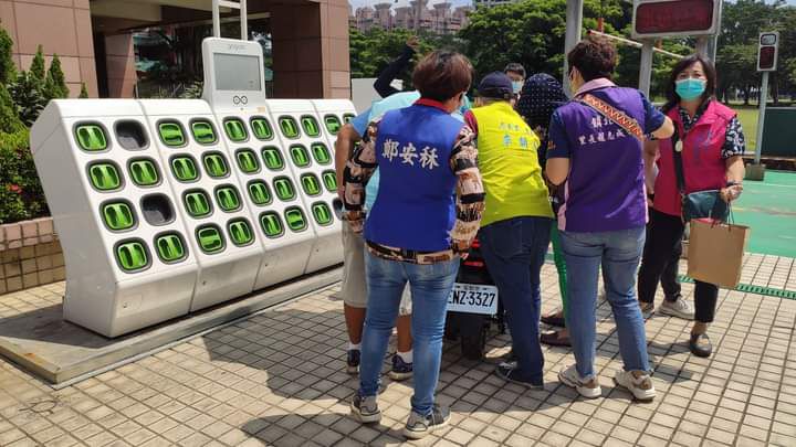 鄭安秝議員和里長参觀供電區 鄭安秝議員和里長参觀供電區