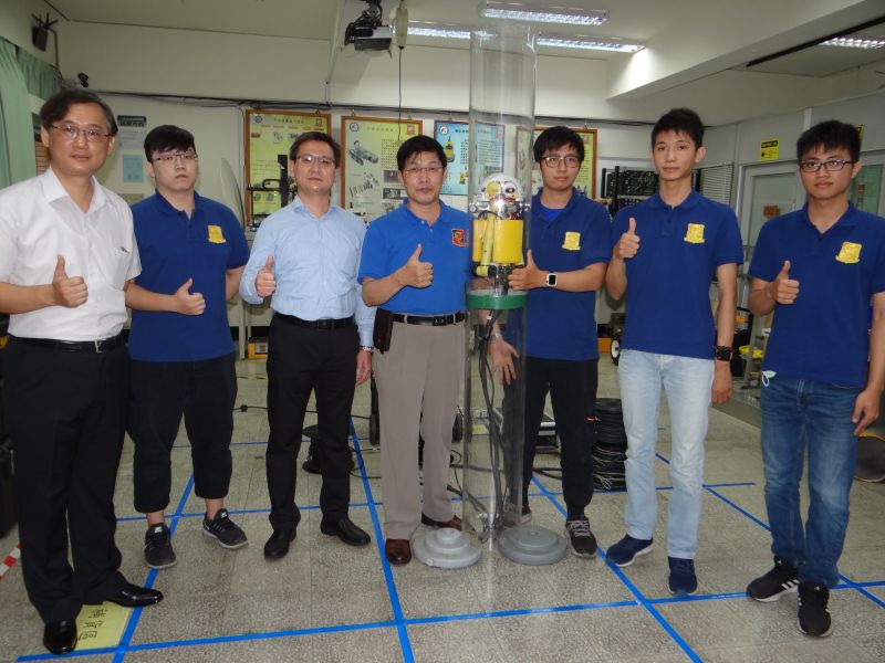正修「管線清潔機器人」搶眼 2021台北國際發明展勇奪鉑金獎 圖片來源:記者 正修「管線清潔機器人」搶眼 2021台北國際發明展勇奪鉑金獎 圖片來源:記者