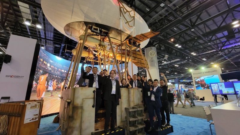 智崴歐陽董事長率團參加2021國際主題公園暨遊樂設備展(IAAPA Expo)。 圖片來源:高市府經發局 智崴歐陽董事長率團參加2021國際主題公園暨遊樂設備展(IAAPA Expo)。 圖片來源:高市府經發局
