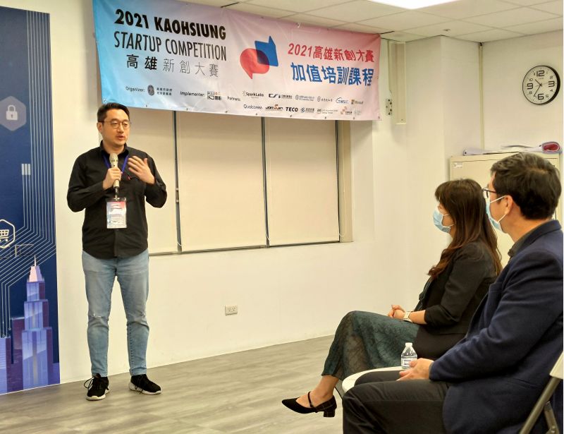 滿拓科技針對中油、台電組隊提案均進入決選,行銷總監楊育明表示將卯足全力爭取。 圖片來源:高市府經發局 滿拓科技針對中油、台電組隊提案均進入決選,行銷總監楊育明表示將卯足全力爭取。 圖片來源:高市府經發局