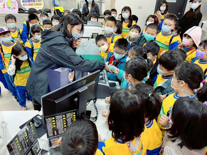 中壢分局準備有獎徵答 中壢分局準備有獎徵答