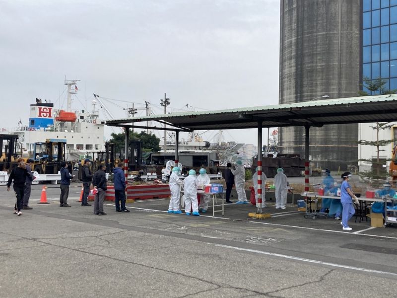 高港陷染疫危機,高榮進駐設快篩站擴大PCR篩檢。 圖片來源:台灣港務公司提供 高港陷染疫危機,高榮進駐設快篩站擴大PCR篩檢。 圖片來源:台灣港務公司提供