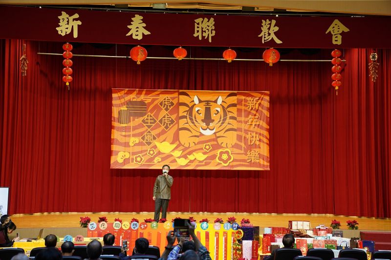 劉廷揚教授的動人歌聲震撼全場博得滿堂彩 圖片來源:高師大提供 劉廷揚教授的動人歌聲震撼全場博得滿堂彩 圖片來源:高師大提供