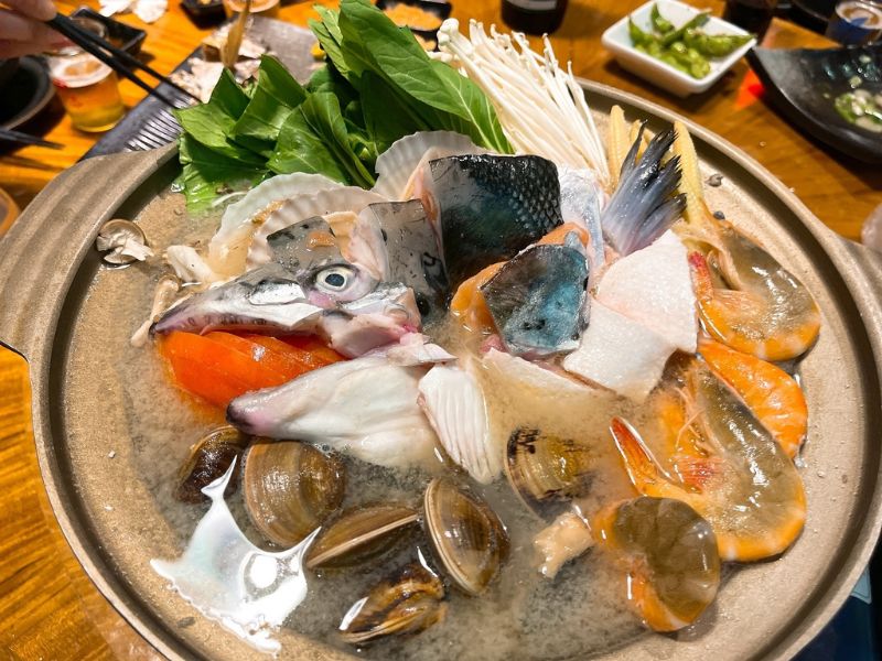 富氣水產 魚首海鮮鍋  圖片來源：李大人遊記