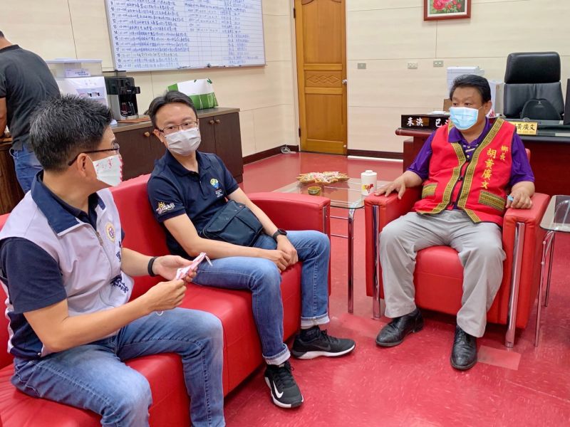 延平鄉長胡黄廣文主持役男抽籤