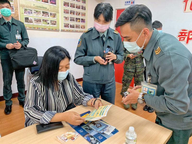 延平鄉長胡黄廣文主持役男抽籤