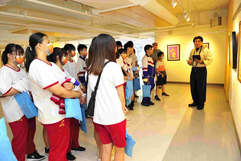 「以藝抗疫．青春百繪」  110學年度作品巡迴展  圖片來源：記者