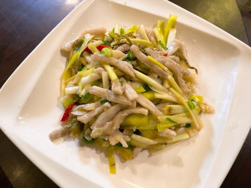 丸滿台灣味手路菜「龍筋炒韭黃」
