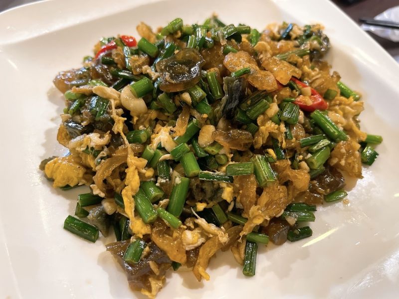 丸滿台灣味手路菜「韭菜花雙蛋油條」