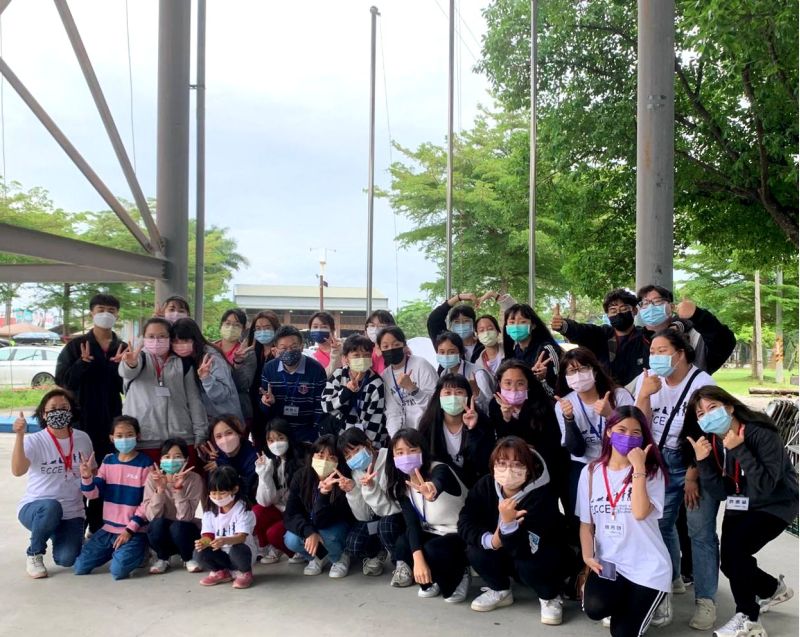 正修幼保競技體驗營夯 垂滑降過癮 CPR娃娃急救專業 圖片來源:記者 正修幼保競技體驗營夯 垂滑降過癮 CPR娃娃急救專業 圖片來源:記者