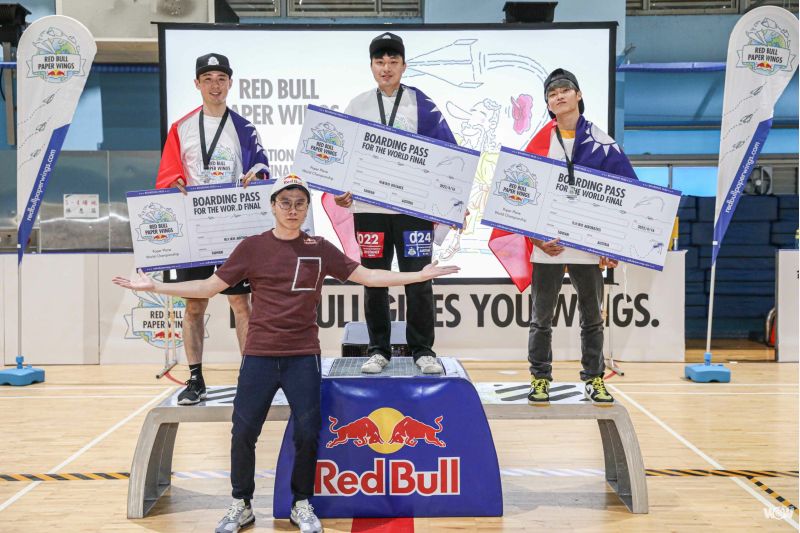 沈立謙(中)拿到台灣區飛遠冠軍  圖片來源：Red Bull