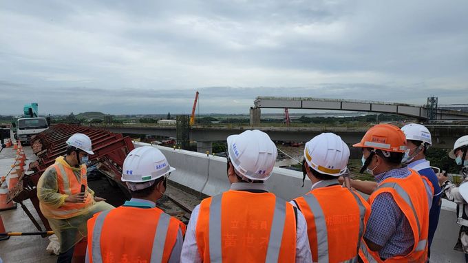 鄭文燦視察國2甲線及客運園區聯絡道工程 鄭文燦視察國2甲線及客運園區聯絡道工程