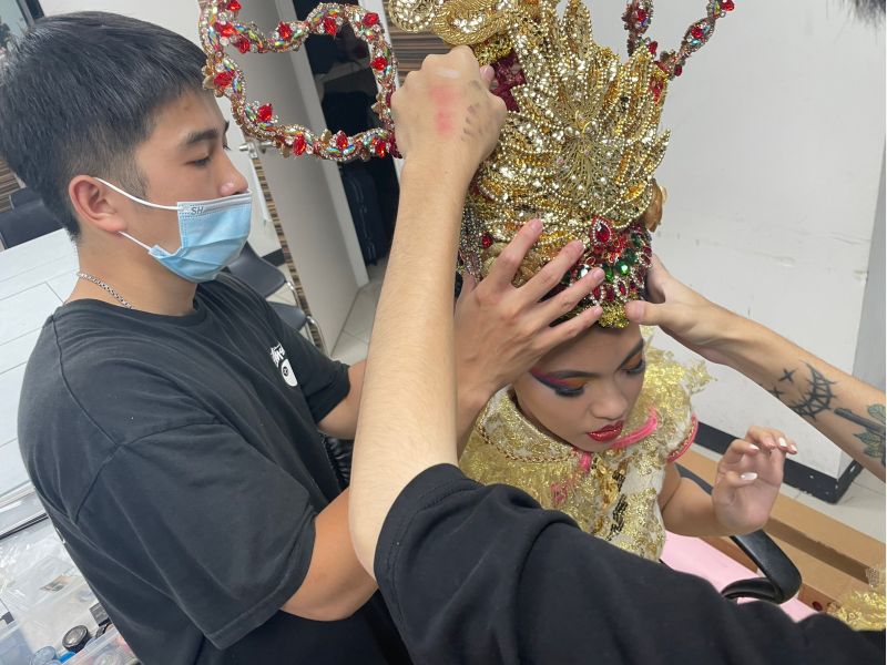 正修妝彩中華旗袍造型賽搶眼        吳柏緯奪冠  圖片來源：記者