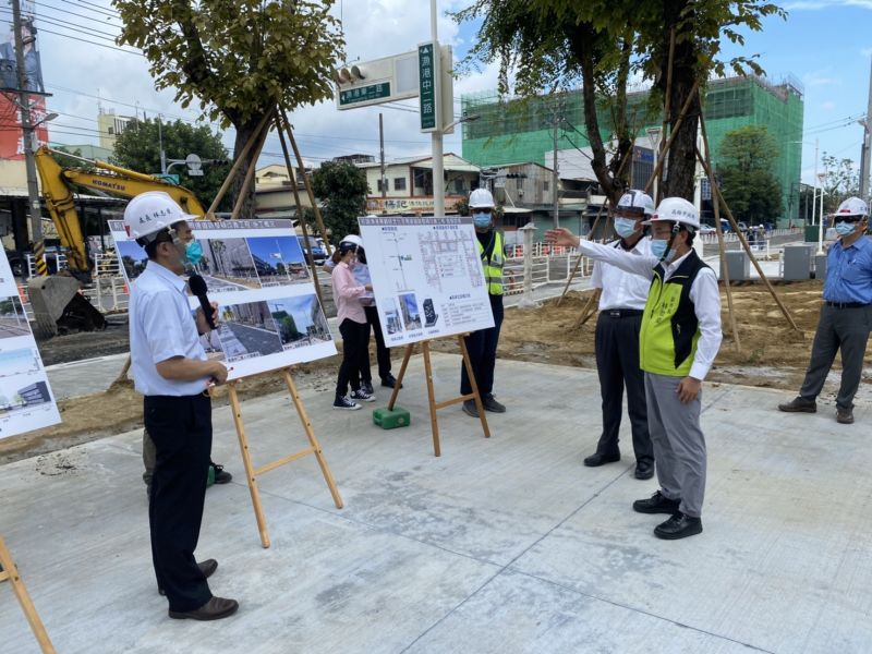 工務局養工處景觀改善工程核心區域規劃撤除漁民服務中心與高雄區漁會間的實體圍牆。 圖片來源:高市府海洋局 工務局養工處景觀改善工程核心區域規劃撤除漁民服務中心與高雄區漁會間的實體圍牆。 圖片來源:高市府海洋局