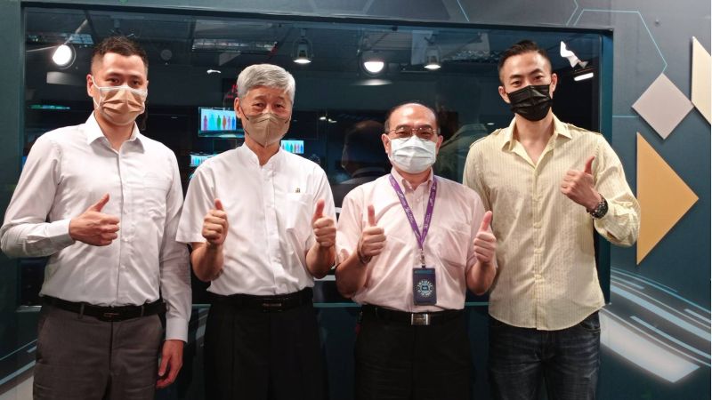 竹塹青年發起人孫宗孝(左1)獲得父親前新竹市副議長孫鍚洲(左2)鼎力支持這場活動,右2為活動協辦的新竹振道電視總經理劉中勝。 竹塹青年發起人孫宗孝(左1)獲得父親前新竹市副議長孫鍚洲(左2)鼎力支持這場活動,右2為活動協辦的新竹振道電視總經理劉中勝。