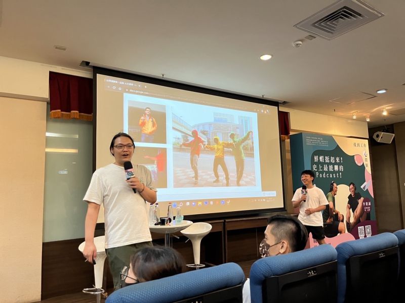 林晏瑩主任07-3328110  高市勞工局邀「台灣通勤第一品牌」暢談「鮮蝦挺起來!史上最能聊的Podcast!  圖片來源：記者