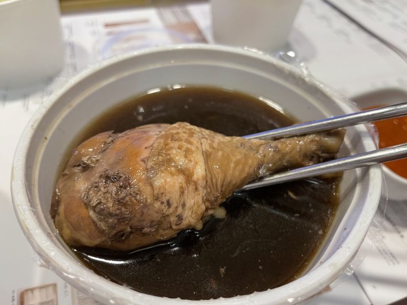 士林夜市美食海友十全排骨 圖片來源:李大人吃遊記 士林夜市美食海友十全排骨 圖片來源:李大人吃遊記