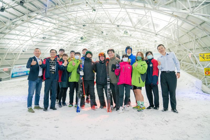 台灣史上第一次CSIA國際指導員檢定課程在新竹小叮噹滑雪場開班，預計培養超過30名新科滑雪指導員。  圖片來源：明新科大