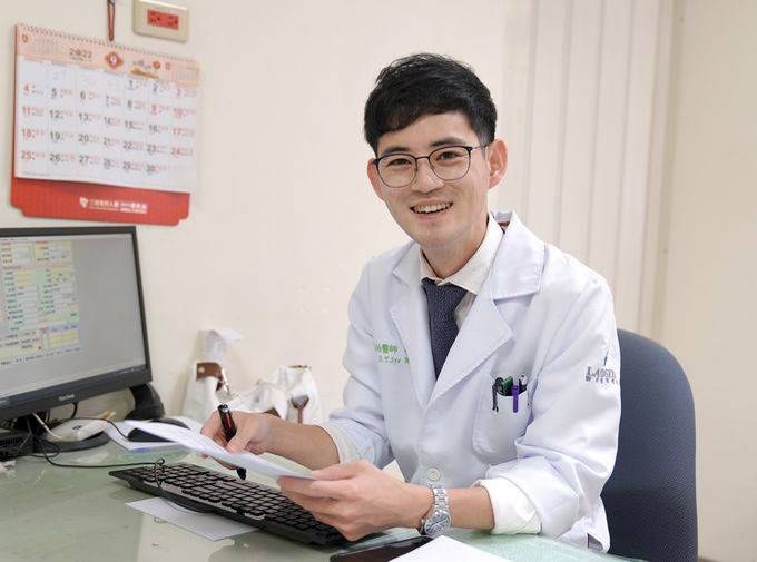 聯新國際醫院乳房外科許尊堯醫師 聯新國際醫院乳房外科許尊堯醫師
