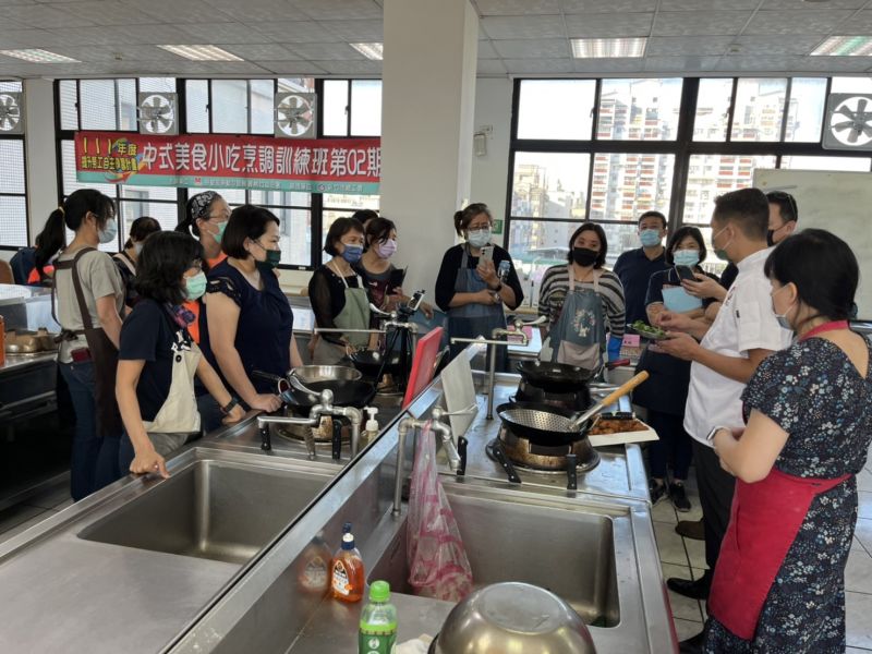 劉意源老師的烹飪課向來就是供不應求  圖片來源：新竹市總工會