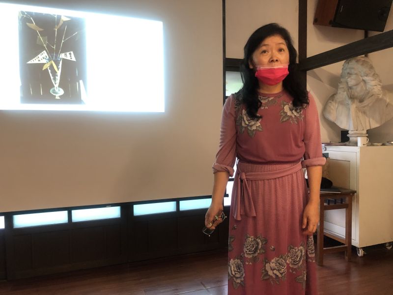 凌春玉對蕭如松老師畫風演變研究十分詳盡解析  圖片來源：蕭如松園區