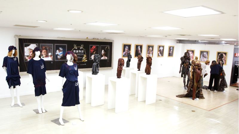 聖誕物語特展於新竹大遠百6樓活動中心 圖片來源:玄奘大學 聖誕物語特展於新竹大遠百6樓活動中心 圖片來源:玄奘大學