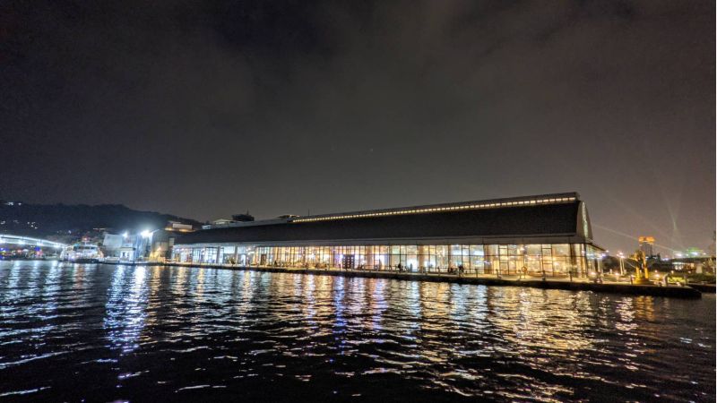 鼓山魚市場夜景。 圖片來源:高市府海洋局 鼓山魚市場夜景。 圖片來源:高市府海洋局