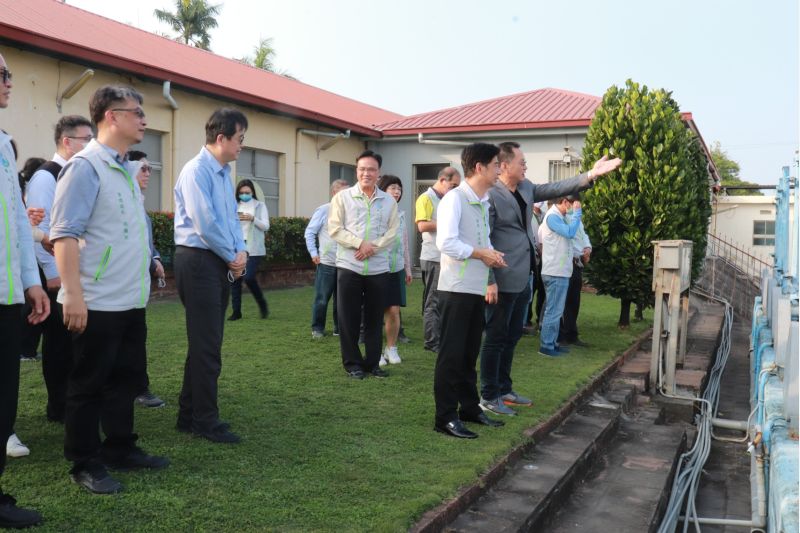 因應高雄地區灌溉用水嚴峻，農水署署長南下視察高雄管理處灌區指示各項抗旱因應作為  圖片來源：記者