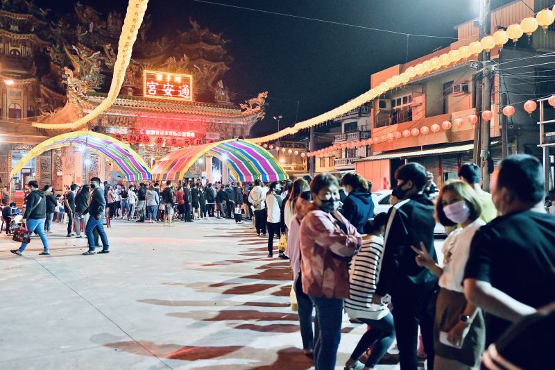 頒發現場熱鬧滾滾、喜氣洋洋。