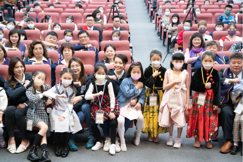 國際同濟會台灣總會竹苗區2022-2023「同濟盃」兒童才藝競賽頒獎大合影 圖片來源:新竹市政府 國際同濟會台灣總會竹苗區2022-2023「同濟盃」兒童才藝競賽頒獎大合影 圖片來源:新竹市政府
