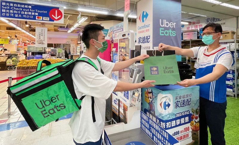 Uber Direct 優物流與『家速配』合作,全台超過300間家速配門市已經使用 Uber Direct 優物流配送。 圖片來源:Uber Eats Uber Direct 優物流與『家速配』合作,全台超過300間家速配門市已經使用 Uber Direct 優物流配送。 圖片來源:Uber Eats