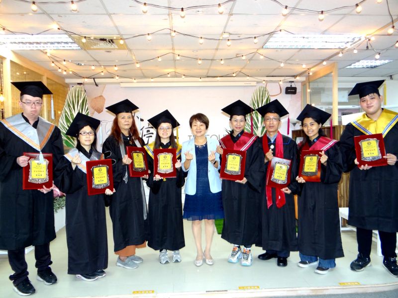 正修8生命鬥士不向命運低頭 圖片來源:記者 正修8生命鬥士不向命運低頭 圖片來源:記者