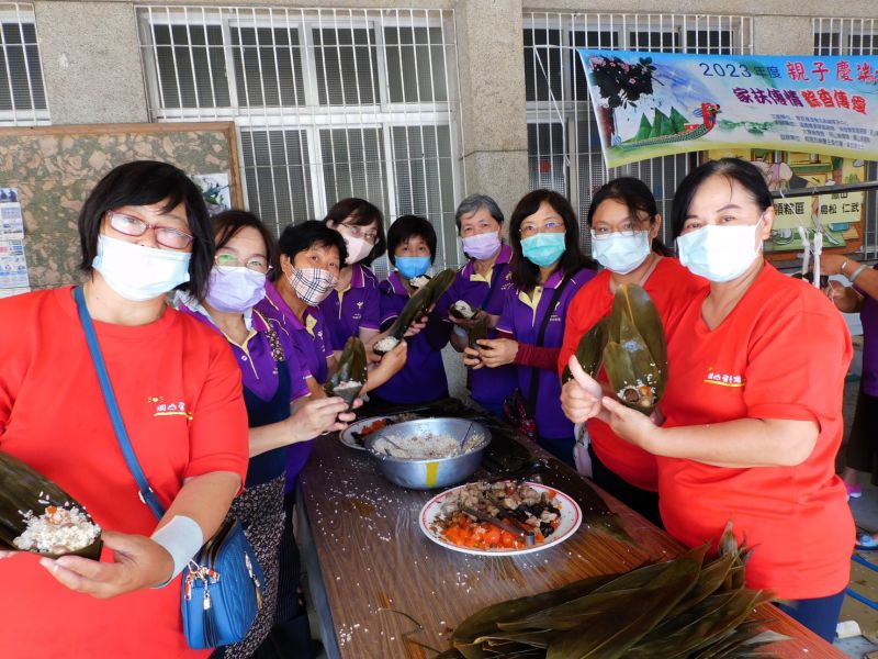 北高雄家扶志工 粽香傳愛~慶端午 圖片來源:記者 北高雄家扶志工 粽香傳愛~慶端午 圖片來源:記者