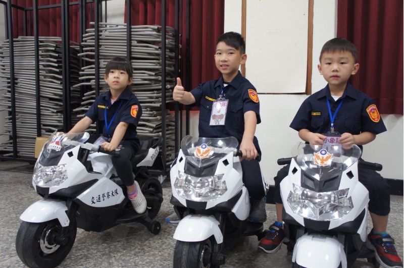 台南市警察局婦幼、交通安全宣導及警用裝備體驗 台南市警察局婦幼、交通安全宣導及警用裝備體驗