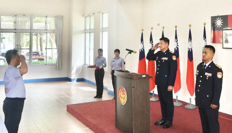 海巡署第六岸巡隊長巴全海上校履新。 圖片來源:吳進仁翻攝 海巡署第六岸巡隊長巴全海上校履新。 圖片來源:吳進仁翻攝