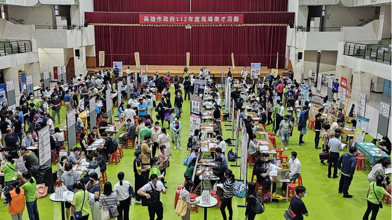 高雄聯合徵才吸引1,158人求職 勞工局預告再推就業促進服務 圖片來源:記者 高雄聯合徵才吸引1,158人求職 勞工局預告再推就業促進服務 圖片來源:記者