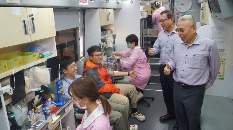 中油石化事業部辦捐血 同仁挽袖救血荒