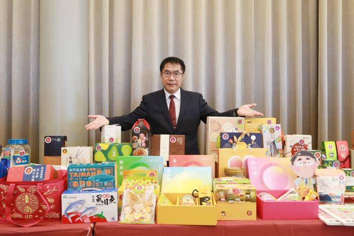 臺南400形象影片曝光 市長黃偉哲:迎向臺南燦爛未來新時代市長黃偉哲親自推薦台南400年伴手禮展示 臺南400形象影片曝光 市長黃偉哲:迎向臺南燦爛未來新時代市長黃偉哲親自推薦台南400年伴手禮展示