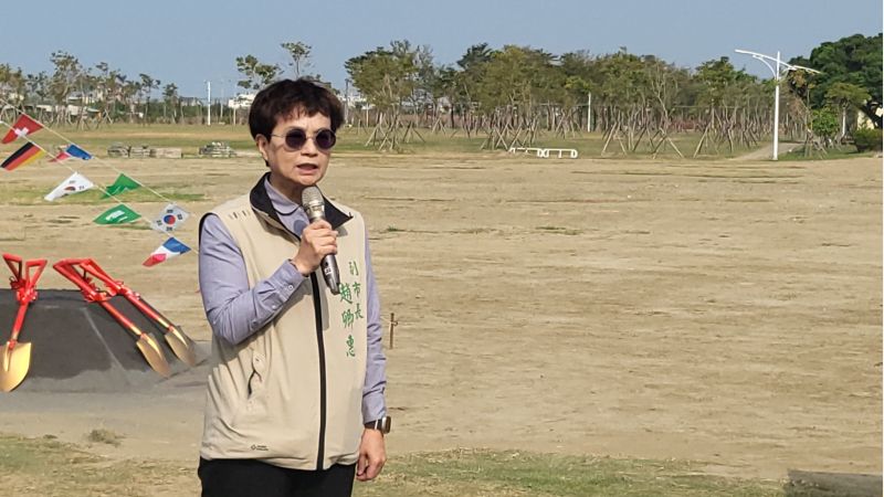 悟智樂園」將變身「廟徽公園」 正統鹿耳門聖母廟 西側園區動土 啟動改造計畫 台南市副市長趙卿惠致詞 圖片來源:記者林清雲 悟智樂園」將變身「廟徽公園」 正統鹿耳門聖母廟 西側園區動土 啟動改造計畫 台南市副市長趙卿惠致詞 圖片來源:記者林清雲