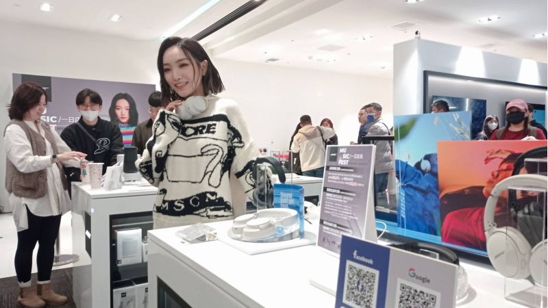 閻奕格擔任BOSE一日店長，是產品最佳代言人。