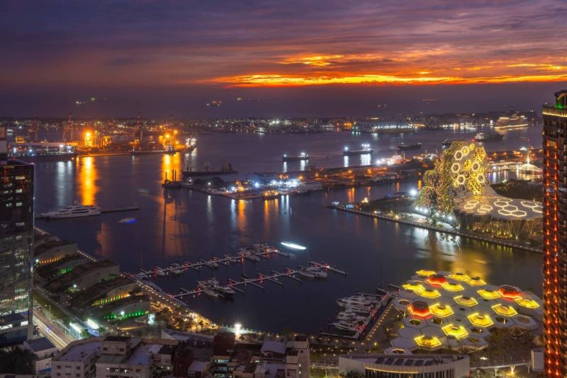 2013年與2023年的愛河灣，10年光景，城市的改變有目共睹。