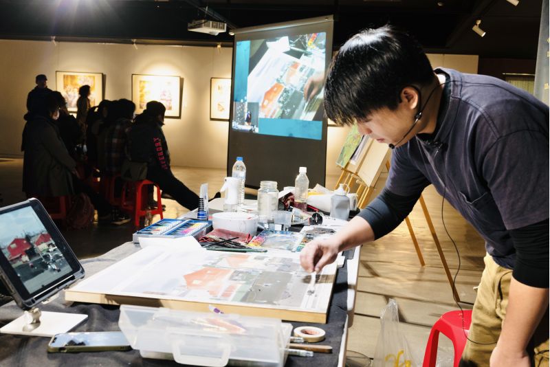 「活水-2023桃園國際水彩雙年展」現場水彩創作示範 圖片來源:玄奘大學 「活水-2023桃園國際水彩雙年展」現場水彩創作示範 圖片來源:玄奘大學