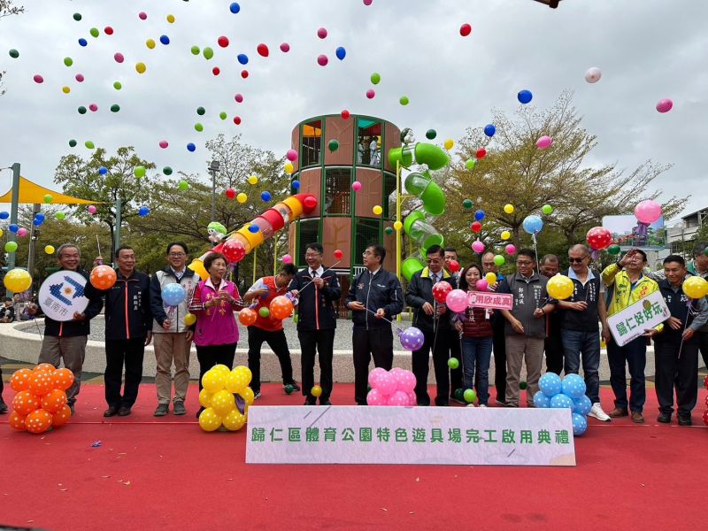 台南市長黃偉哲暨與會來賓合影 台南市長黃偉哲暨與會來賓合影